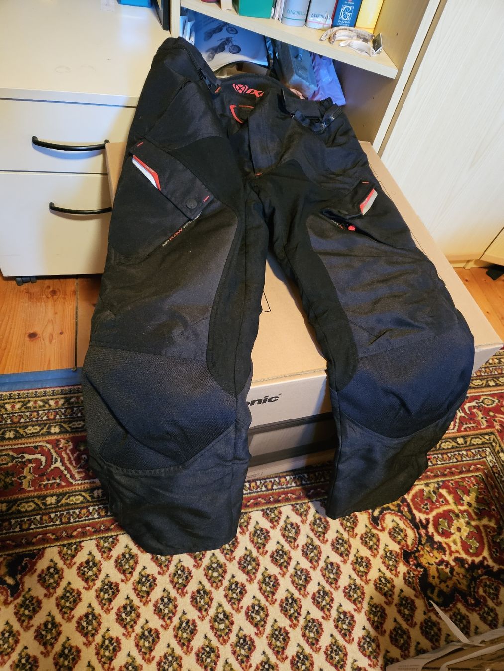 Ixon Pantaloni: Pantaloni moto IXON – Nuovo (secondo la descrizione) da Grono venduto da fibbi