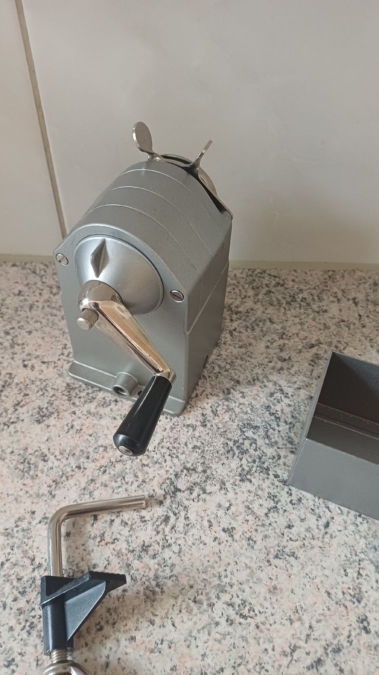Caran D'Ache Temperini: Caran d' Ache  Spitzmaschiene  – Usato da Flawil venduto da Naphtali 1