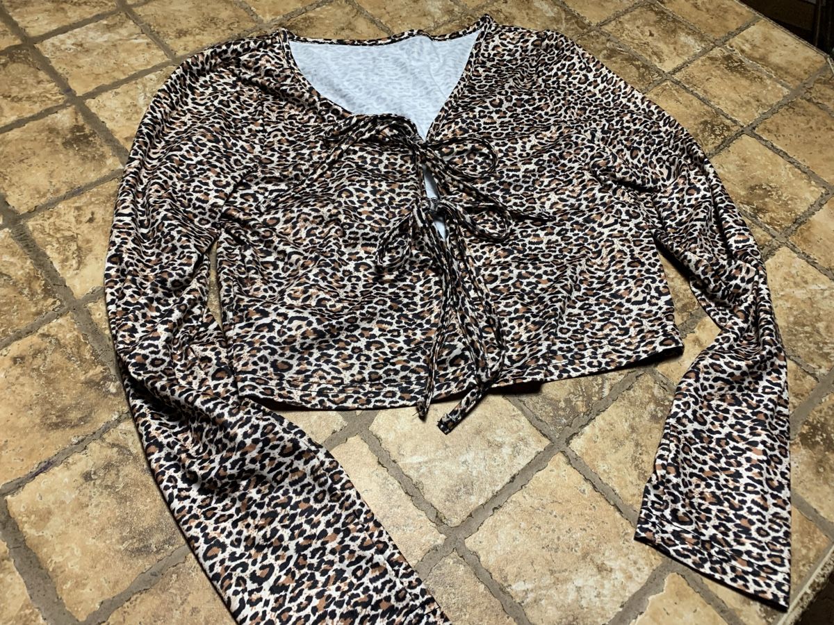 Giacche: Chic Cardigan con laccetti- cotone leopardato-1 size – Nuovo (secondo la descrizione) da Gordevio venduto da LanaZimm