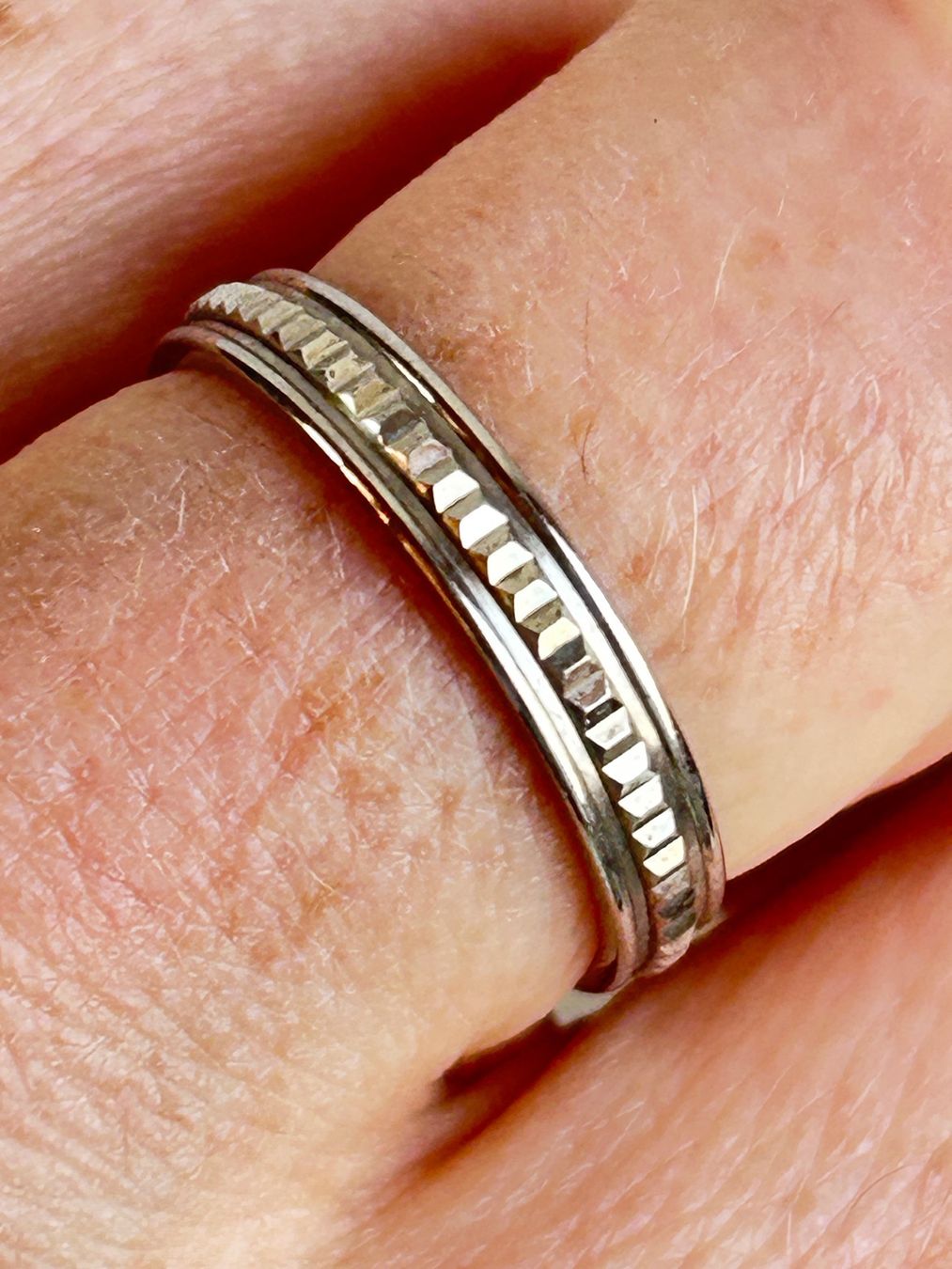 Ringe: Silberner Ring Discomuster Grösse 59 – Gebraucht aus Laufen von Bellavitaboom