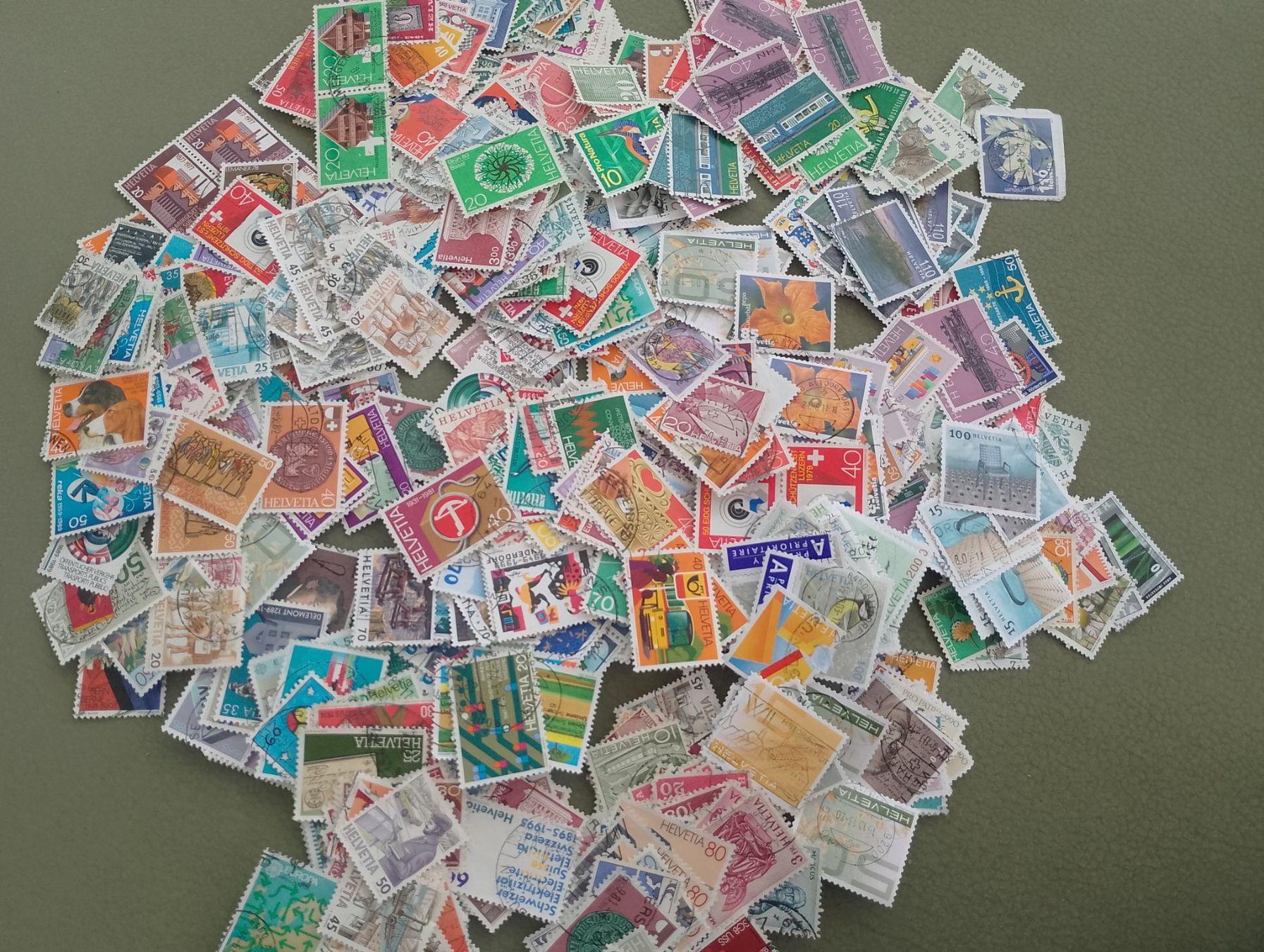 Tutti i francobolli: Briefmarken gestempelt abgelöst 60g – Usato da Altdorf UR venduto da boardsofcanada
