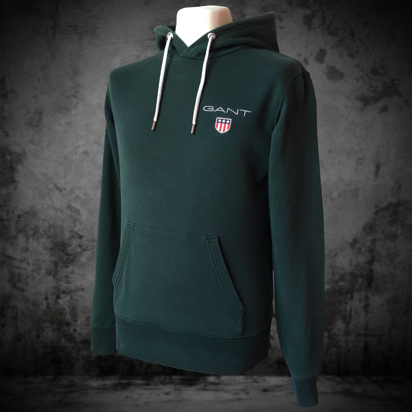 Gant Pullover & Sweatshirts: Pull Gant Shield Hoodie Green Men S – Gebraucht aus Genève von ang_7j7j