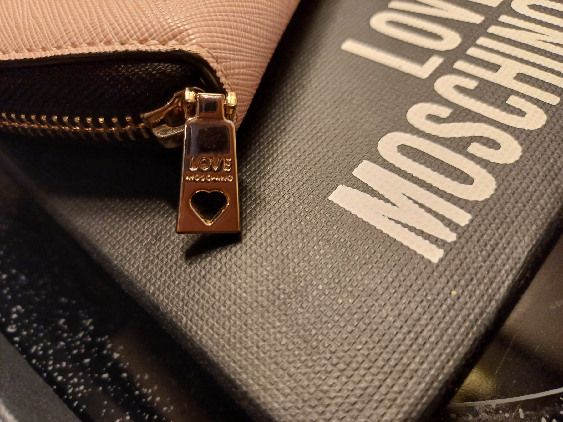 Moschino Portemonnaie: Love Moschino Portemonnaie – Neu (gemäss Beschreibung) aus Ostermundigen von Loulilou86 2