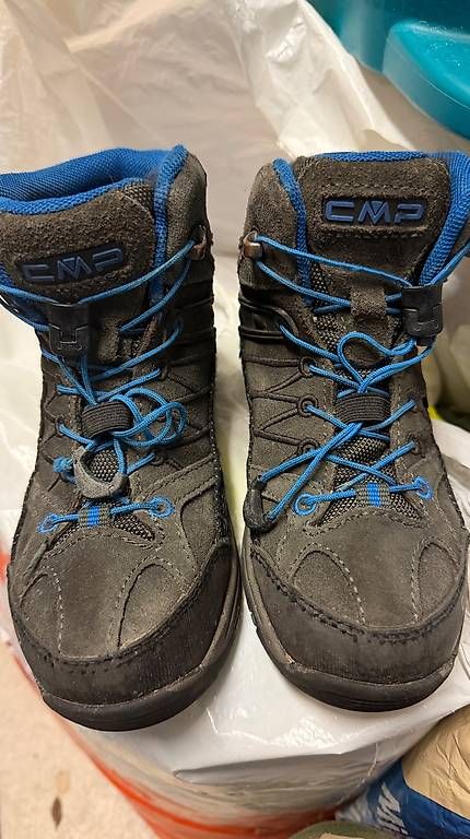 Scarpe per ragazzi: Schuhe Gr 31 – Usato da Menzingen venduto da lua123