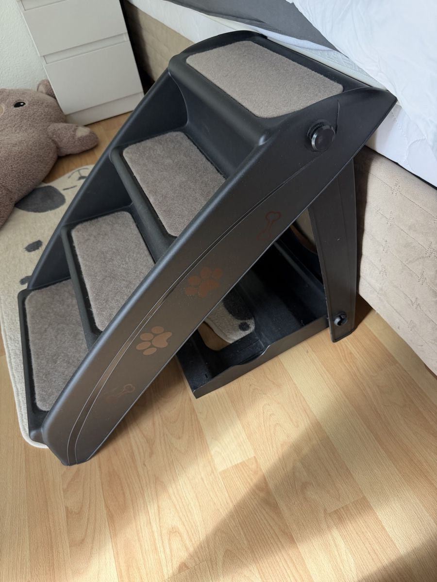 Escaliers: Pet Stairs 4 Steps Foldable chf 1.- – D'occasion à Winterthur par katjazbii 1