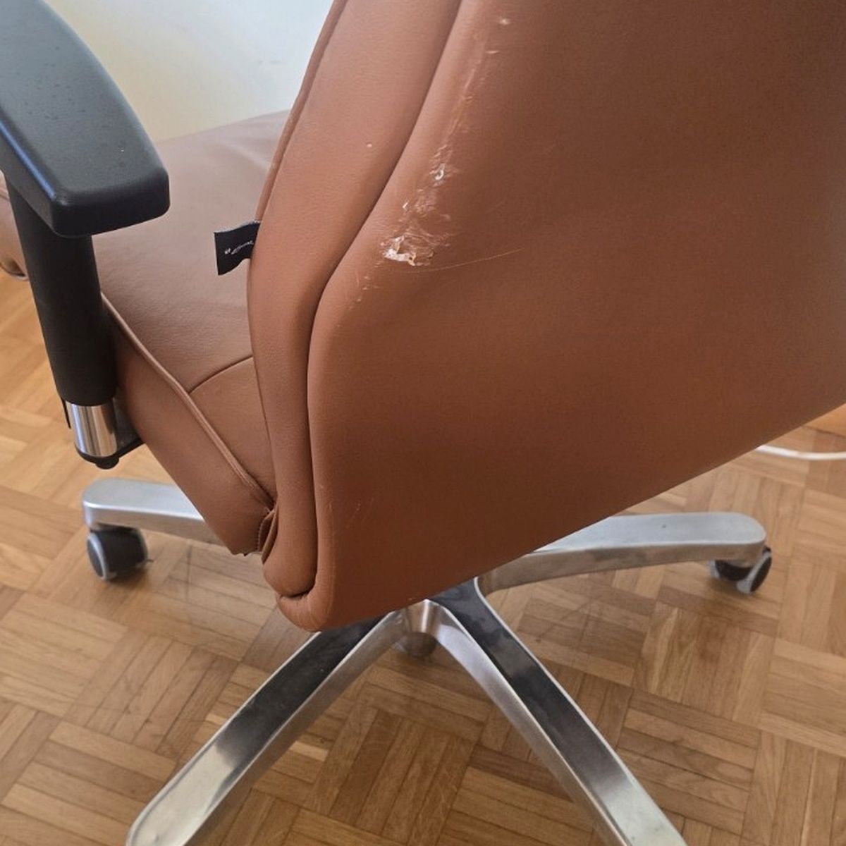 Stühle: Chaise de bureau Topstar en cuir véritable  – Gebraucht aus Neuchâtel von Camille.2000 2