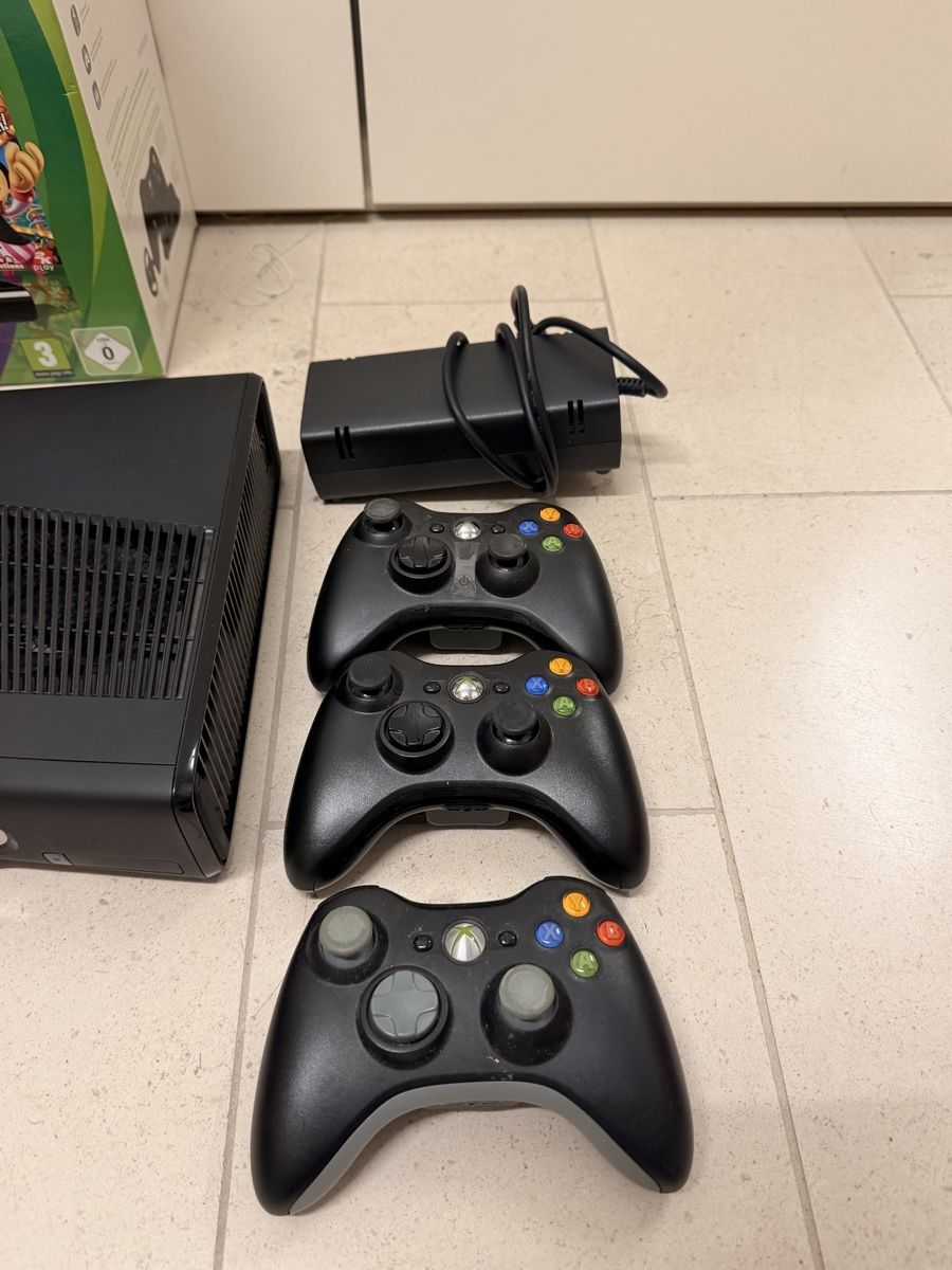 Microsoft Console: Xbox 360 Kinect Konsole mit 3 Controllern – Usato da Gockhausen venduto da max_t9mh 2