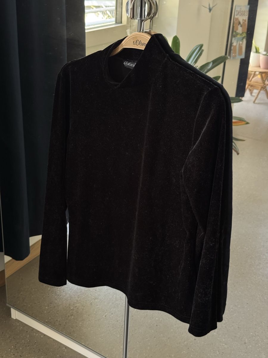 Pullover & Sweatshirts: Vintage Samt Pullover schwarz Grösse S /M – Gebraucht aus Zürich von Schmusnik 1