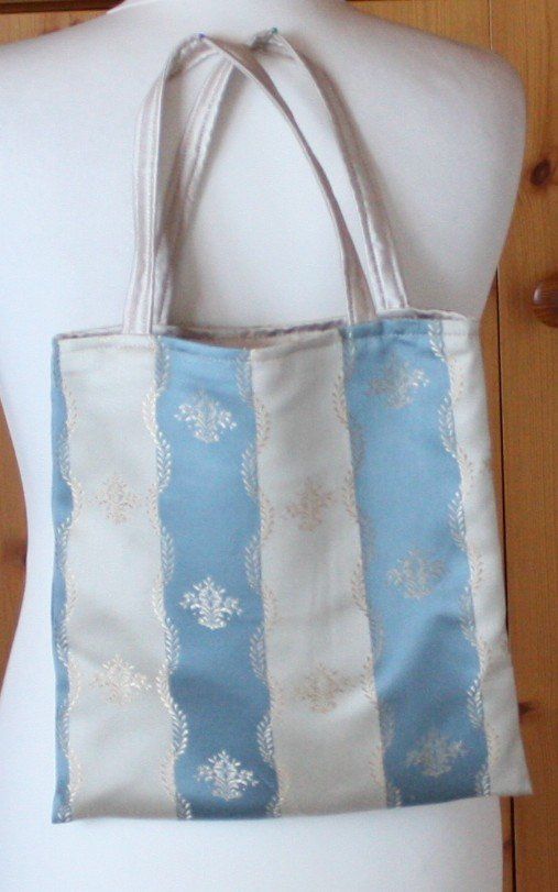 Taschen für Damen: Tasche beige-hellblau Satin  NEU (2) – Neu (gemäss Beschreibung) aus Flüelen von Diversicum-HandMade 1
