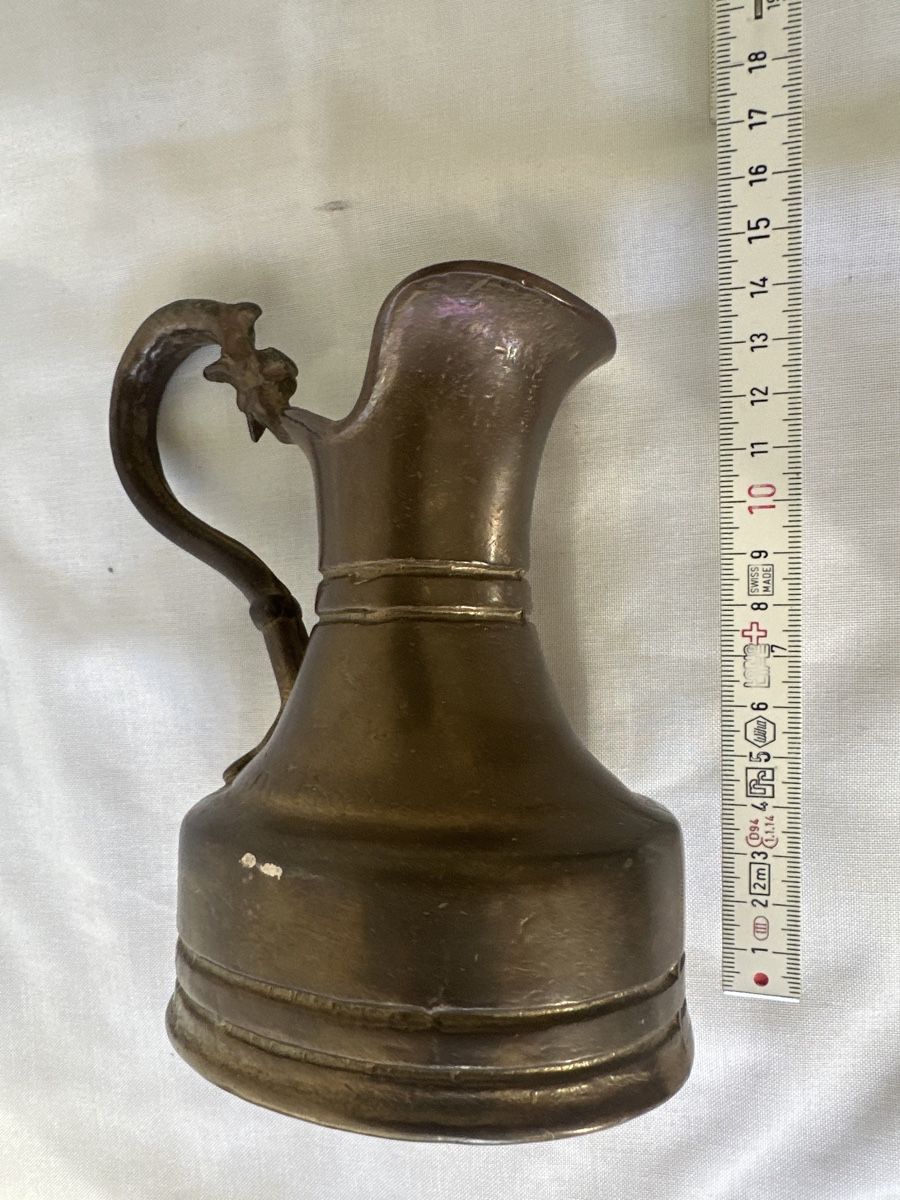 Carafes: Antike Messingkanne mit  Dekor – D'occasion à Zürich par Chaeffeler 2