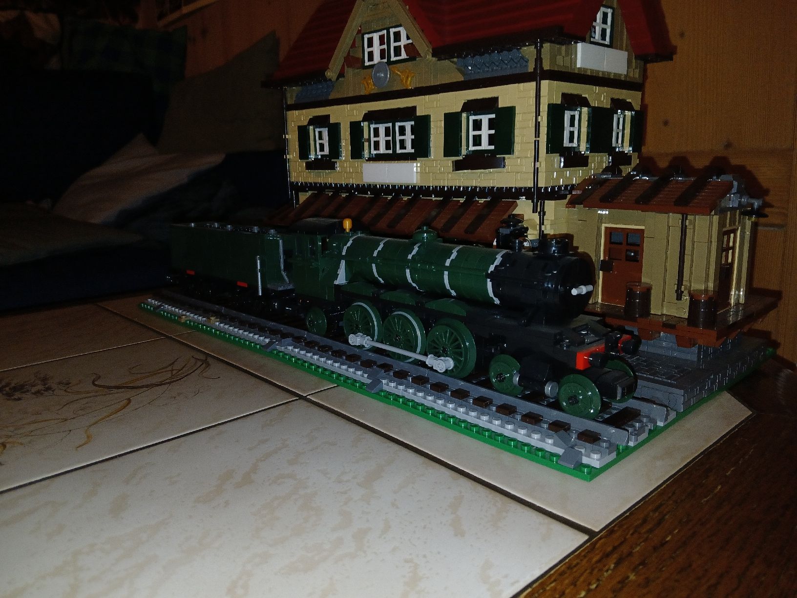 Giocattoli: Xingbao 19007 Bahnhof – Nuovo (secondo la descrizione) da Lyssach venduto da Eric750 5
