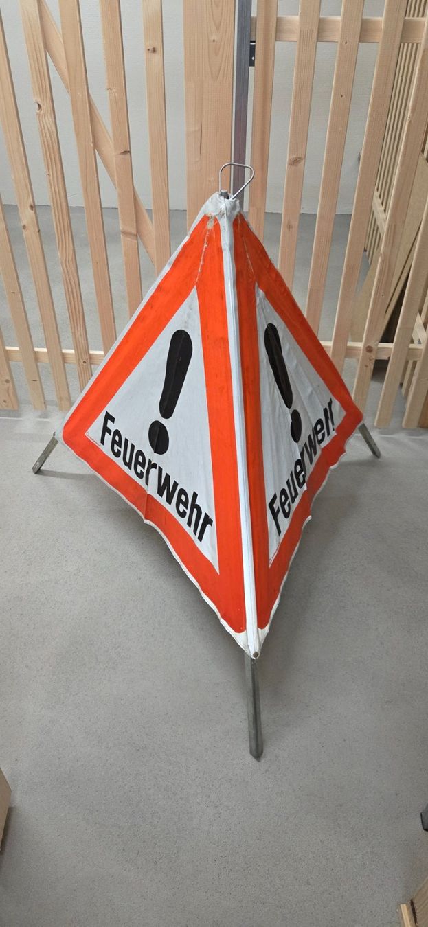 Ecriteaux: Faltsignal "Feuerwehr" – D'occasion à Einsiedeln par BullBo