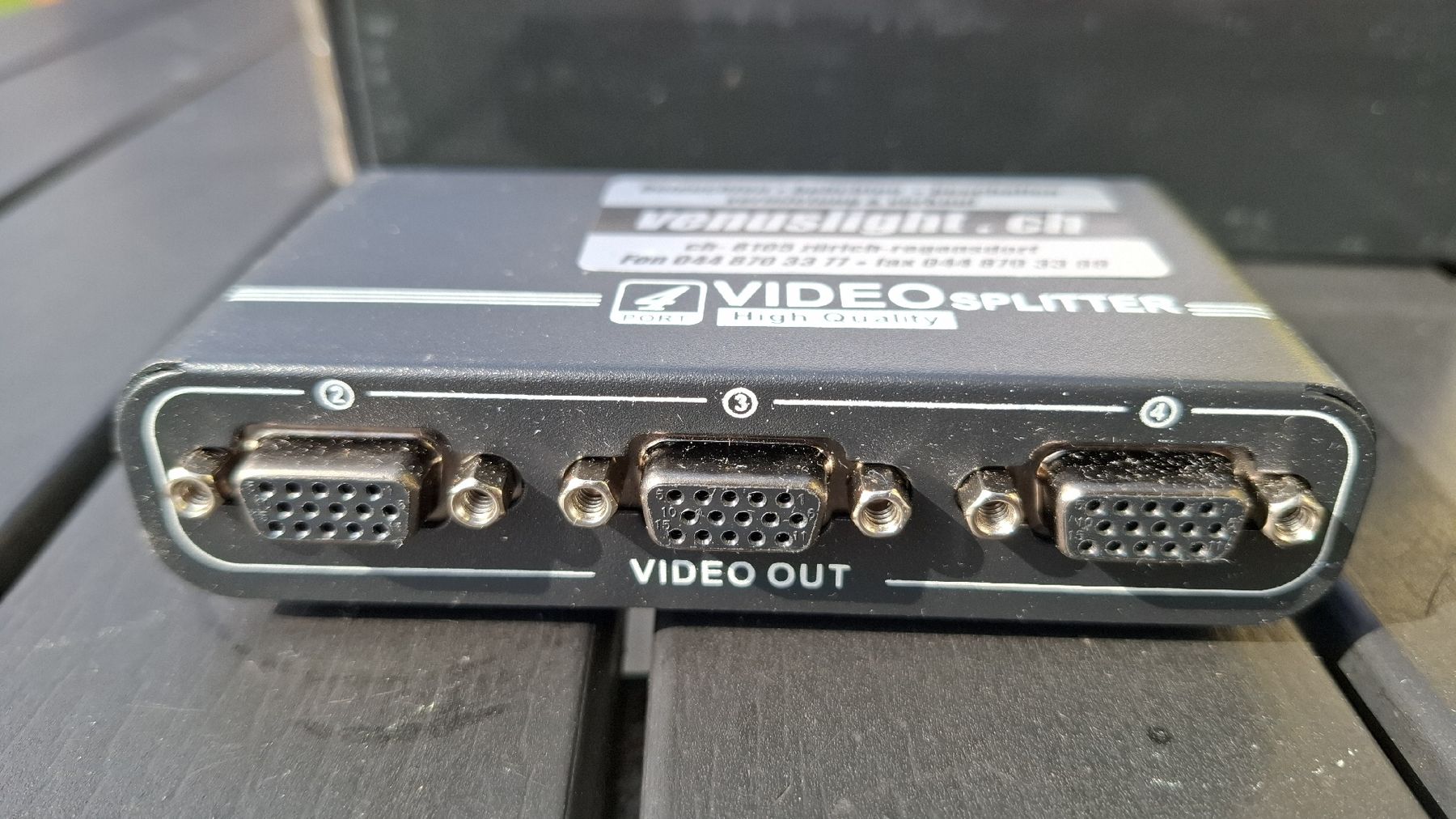 Unità & Adattatore: Video Splitter VGA 2/4 Port – Nuovo (secondo la descrizione) da Watt venduto da Gubrist 2