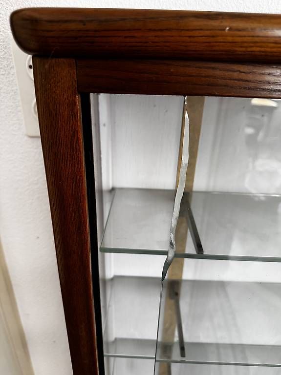 Vitrinen: Vitrine vintage – Gebraucht aus Zürich von antoineb02 2