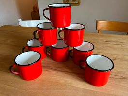 8 Tassen aus Emaille (Set)