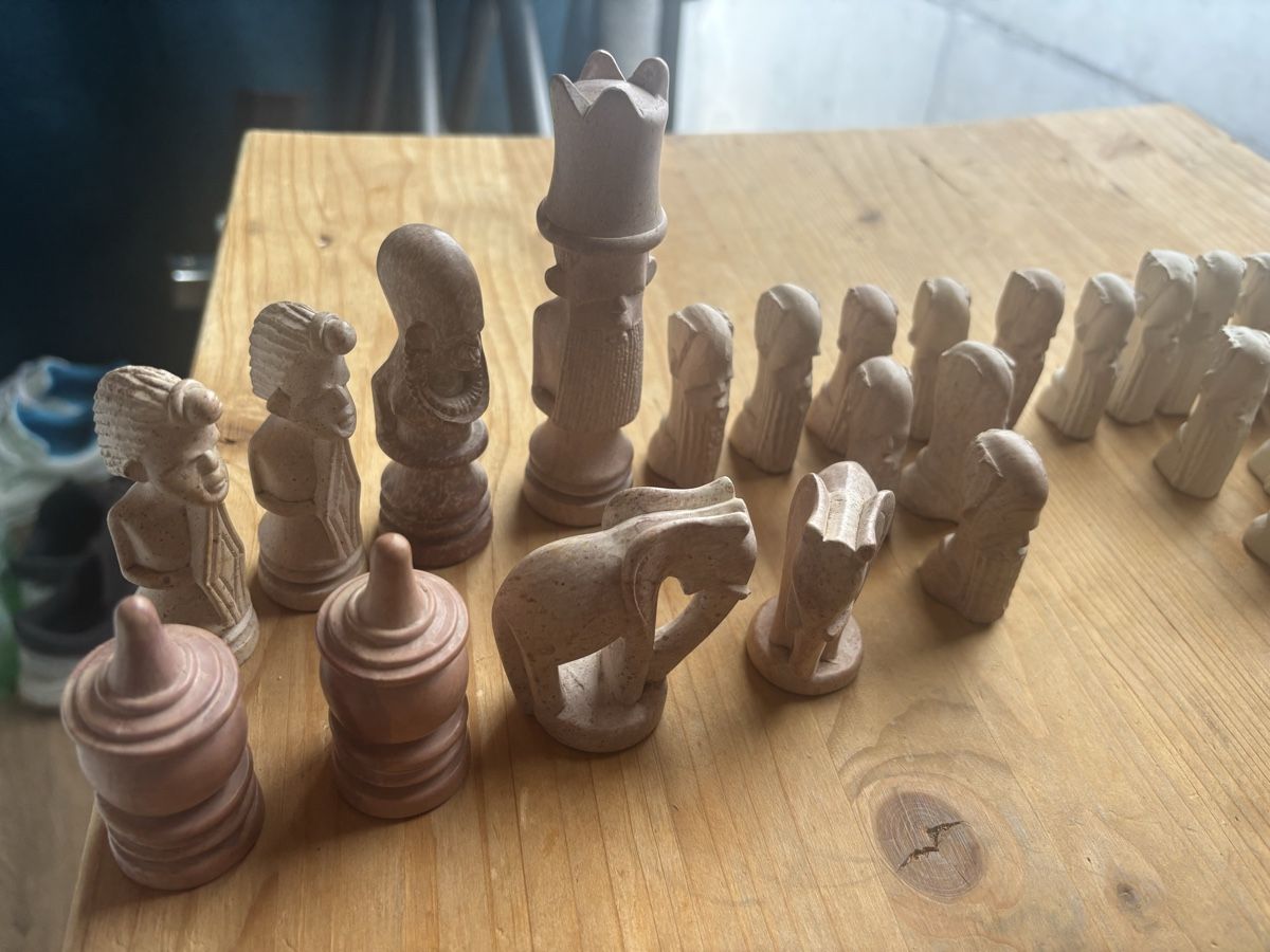 Giochi: Handgeschnitzte Schachfiguren aus Speckstein – Usato da Frauenfeld venduto da Fubech 3