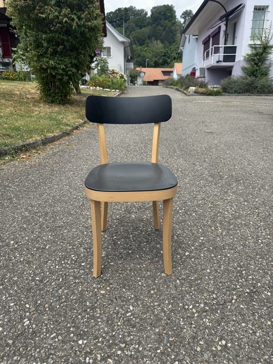 Vitra Stühle: Vitra Basel Stuhl ab 1.- Defekt  – Gebraucht aus Grenchen von Design-Outlet