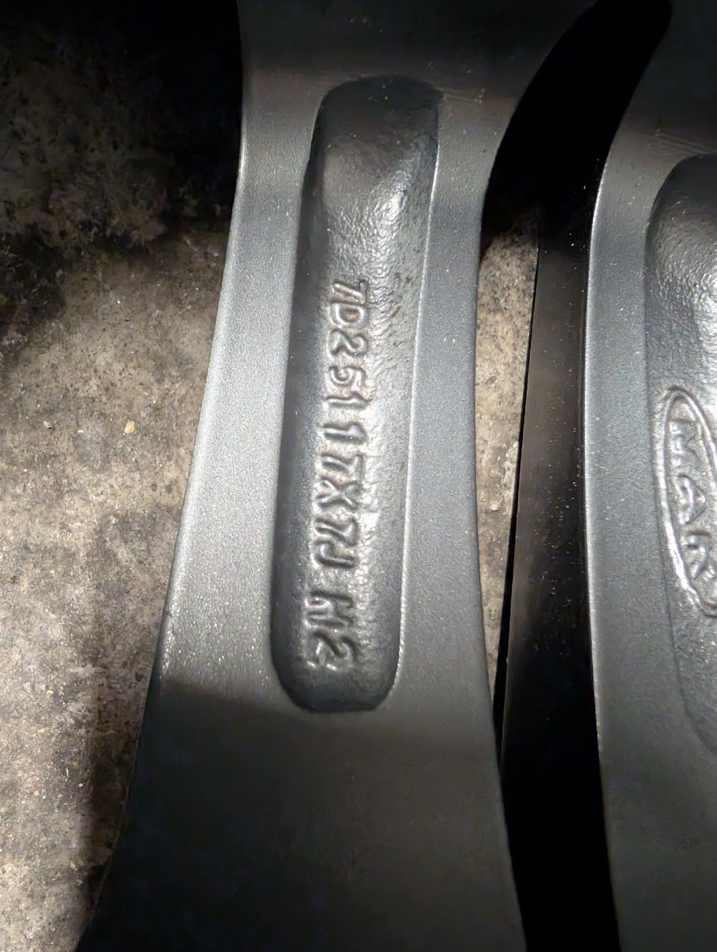 Kia Jantes: 4 Alufelgen zu Kia – D'occasion à Trimstein par ef79 2