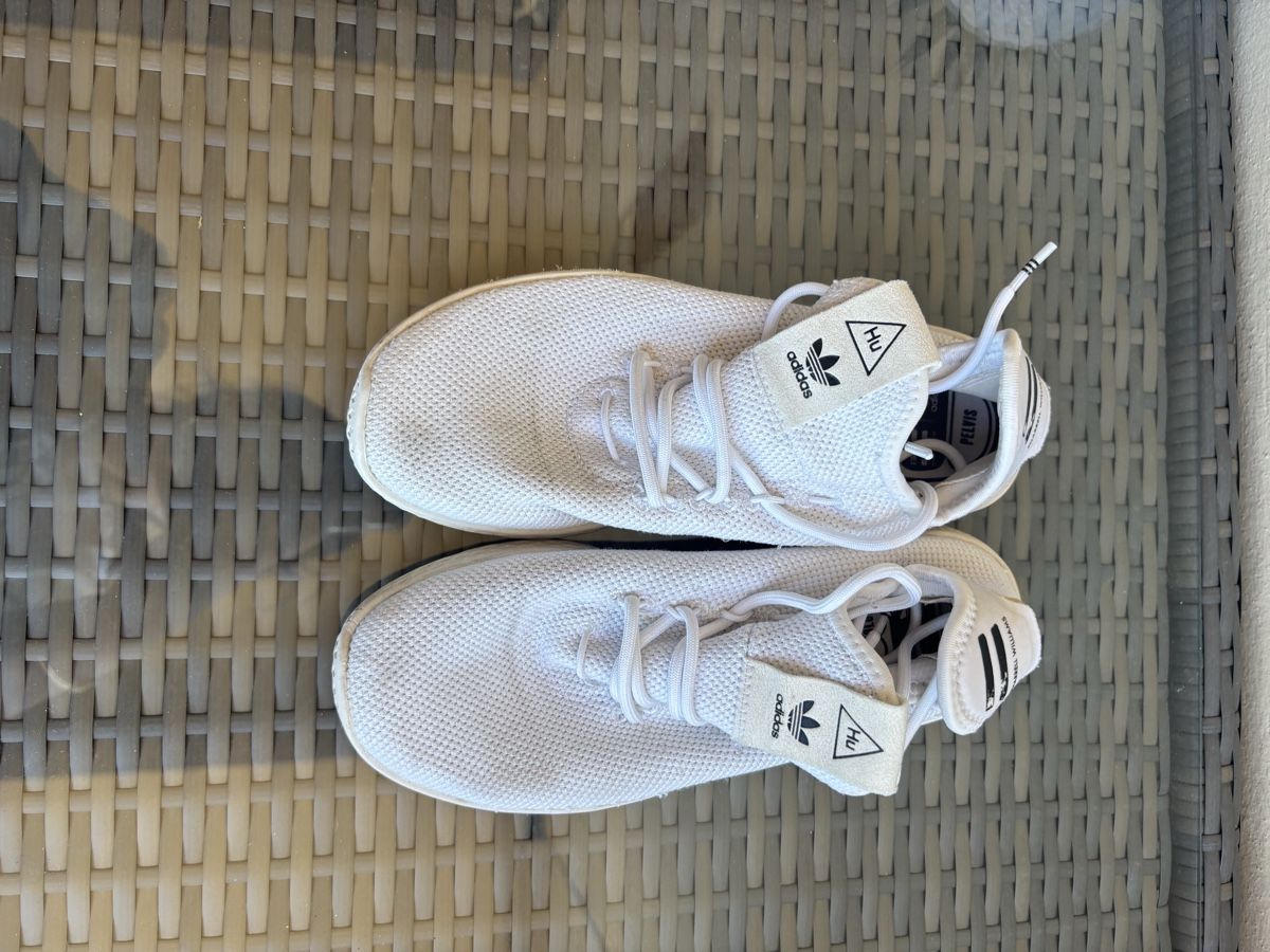 Adidas Chaussures hommes: Baskets Adidas x Pharrell Williams – D'occasion à Genève par ste_k6dj