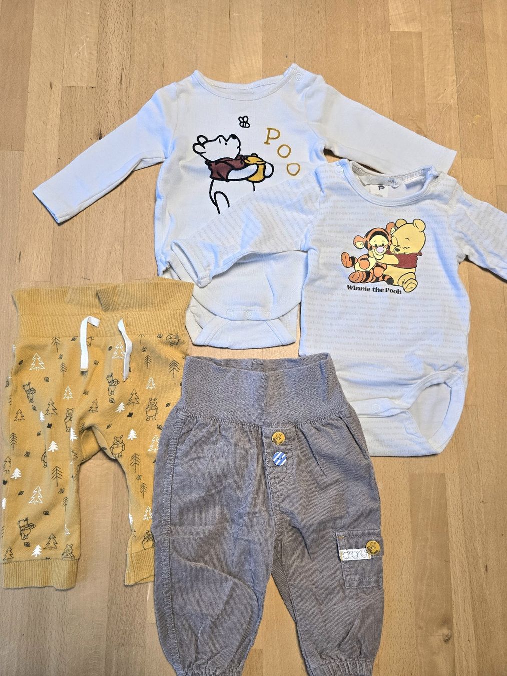 Lotti & Set di vestiti: Baby set Gr.56 – Usato da Seedorf UR venduto da Kali_fornia