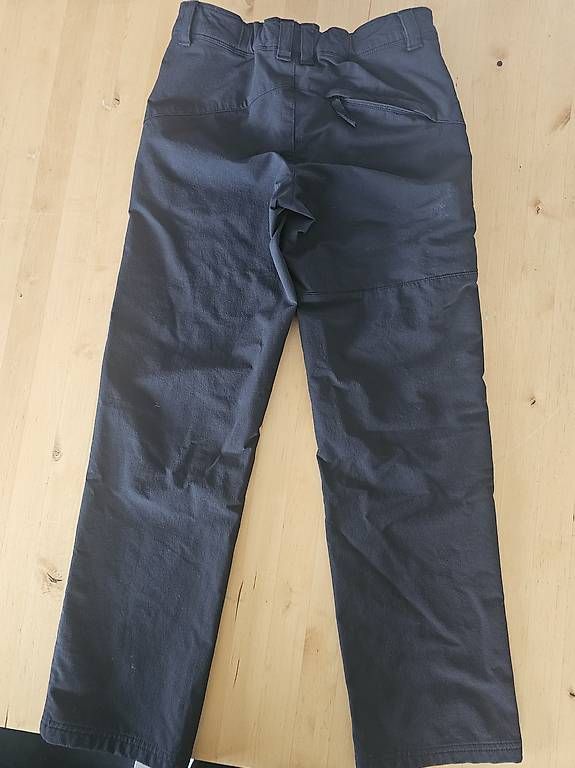 Pantaloni: Mädchen Outdoorhose Jack Wolfskin – Usato da Wallenwil venduto da elk_b5qn 1