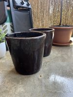 2 grosse Tontöpfe