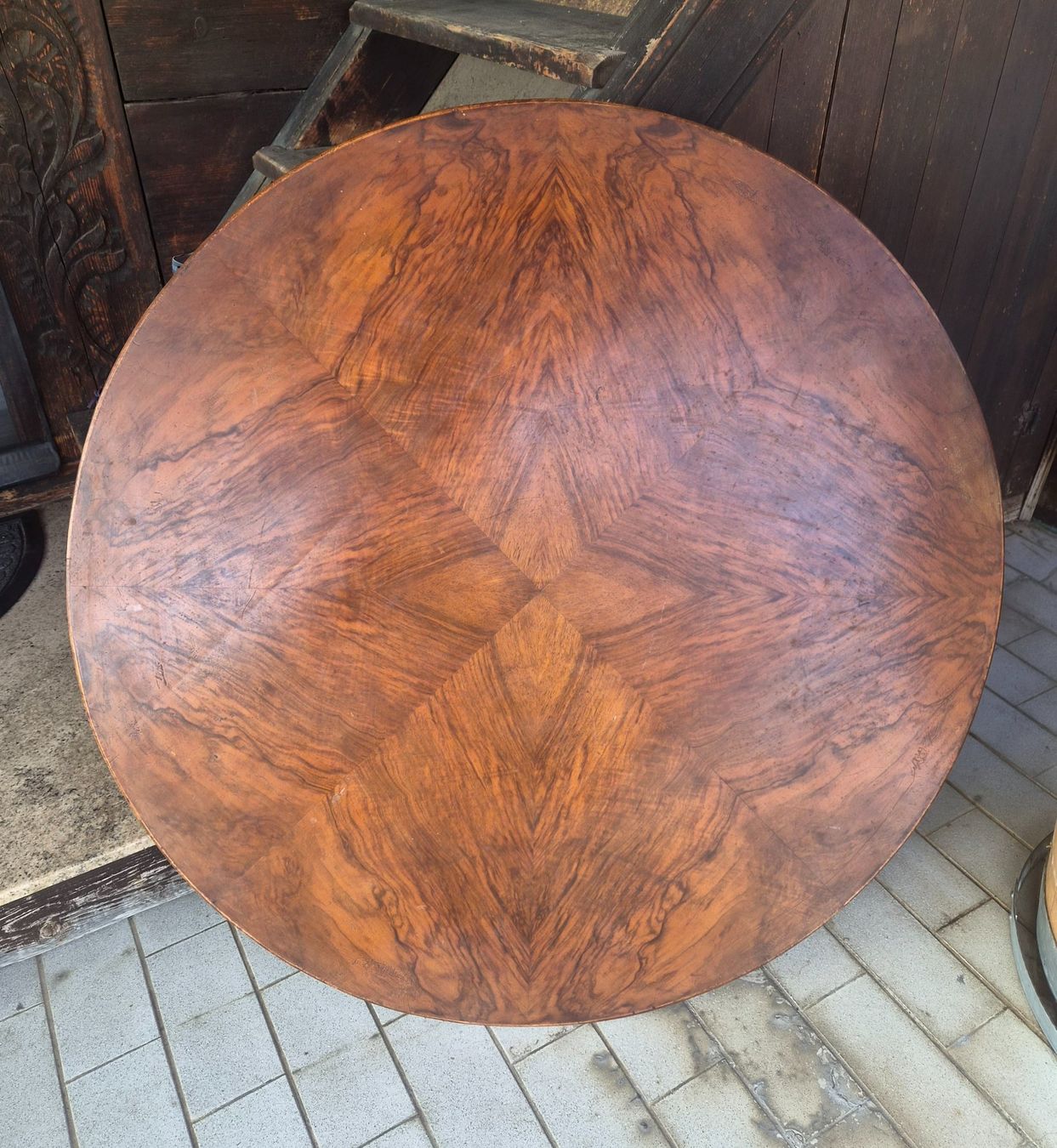 Tavoli: 1 ancienne tabe ronde – Usato da Farvagny-le-Grand venduto da CollectibleWatches 2