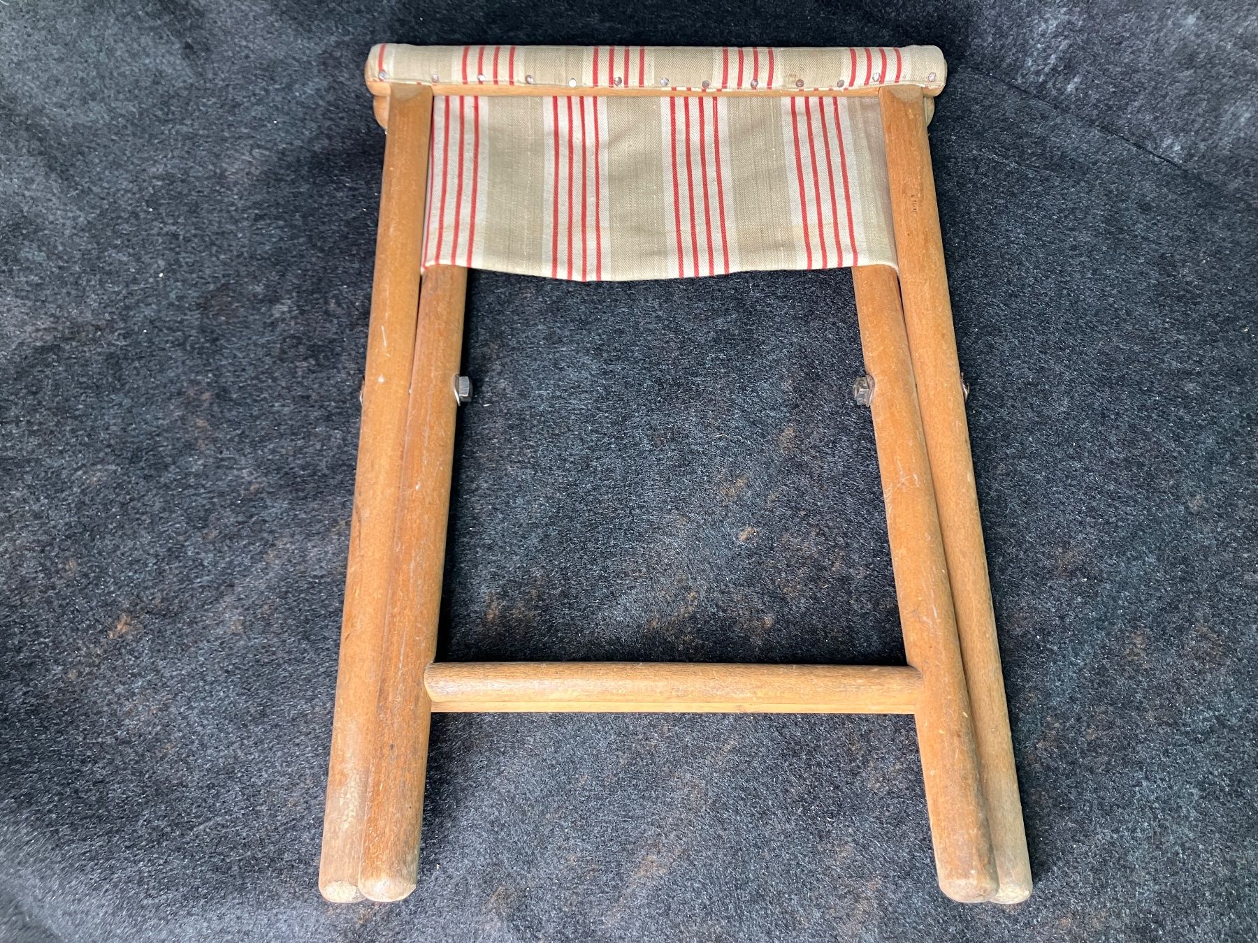 Hocker: Tabouret en bois, pliable vintage. – Gebraucht aus Saignelégier von Dubois_Vintage 2