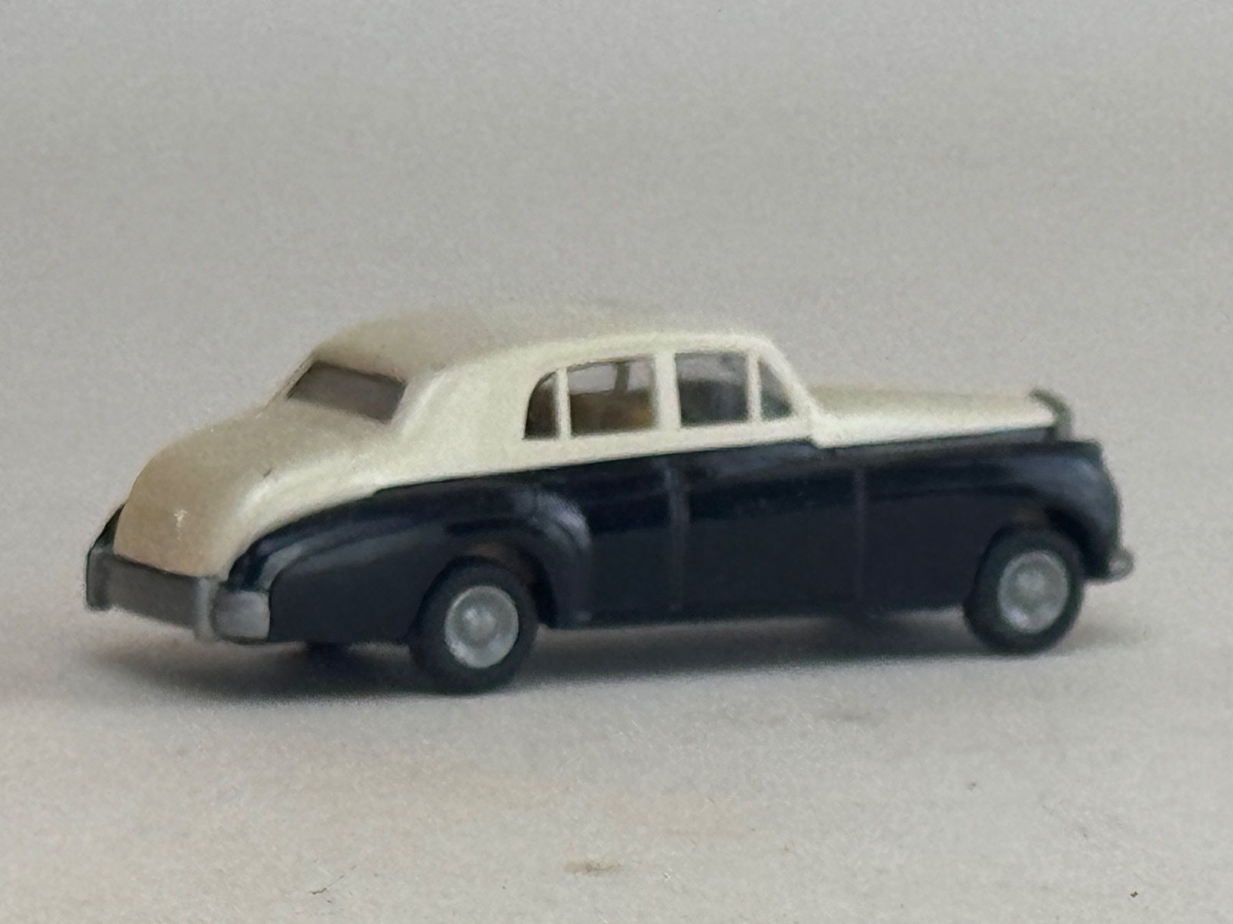 Praliné Voitures modèles: VE1- Praline Rolls Royce schwarz/hellbeige – D'occasion à Elm par Wikmtz 1