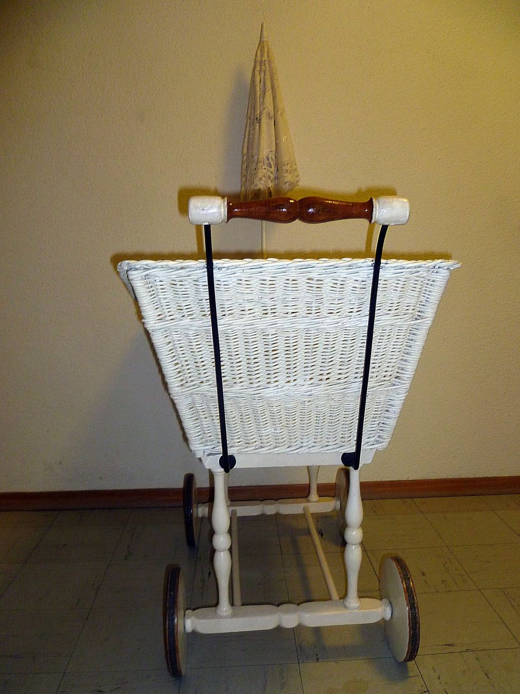 Carrozzine per bambole: Puppenwagen / Kinderwagen – Usato da Aarau venduto da Rdodger 2