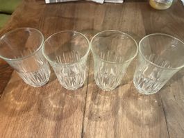 4 alte Wasser Gläser oder Weingläser oder Schnapsgläser