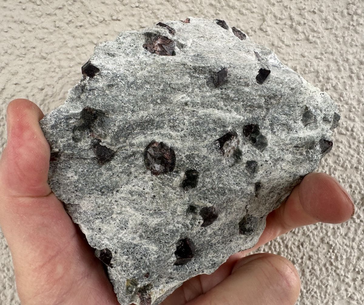 Minerali & Pietre curative: Granat Schweiz – Usato da Oberuzwil venduto da Crystall0 2