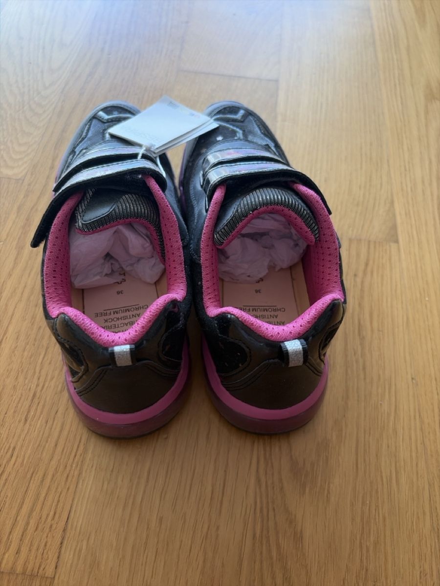 Geox Scarpe per ragazze: Geox gr.36 – Nuovo (secondo la descrizione) da Andhausen venduto da bgy_y6xl 2