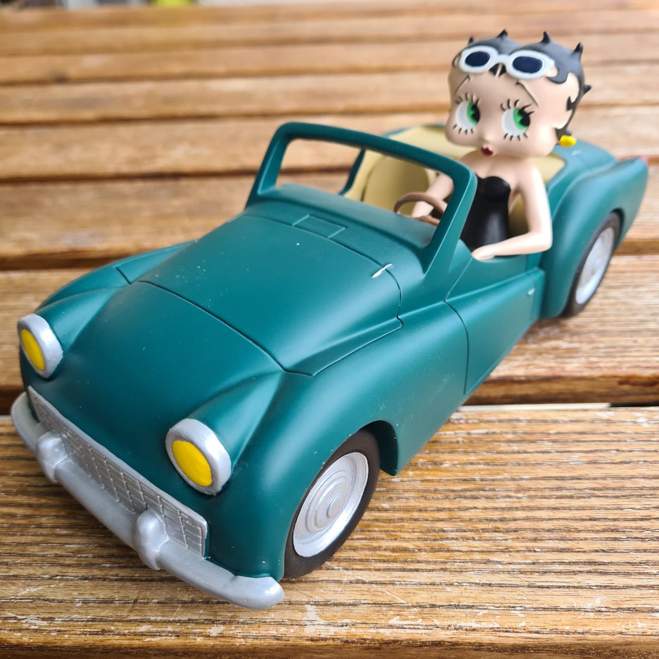 Statuette: Betty Boop Car Triumph TR3A – Nuovo e nell'imballaggio originale da Basel venduto da Solarbebop