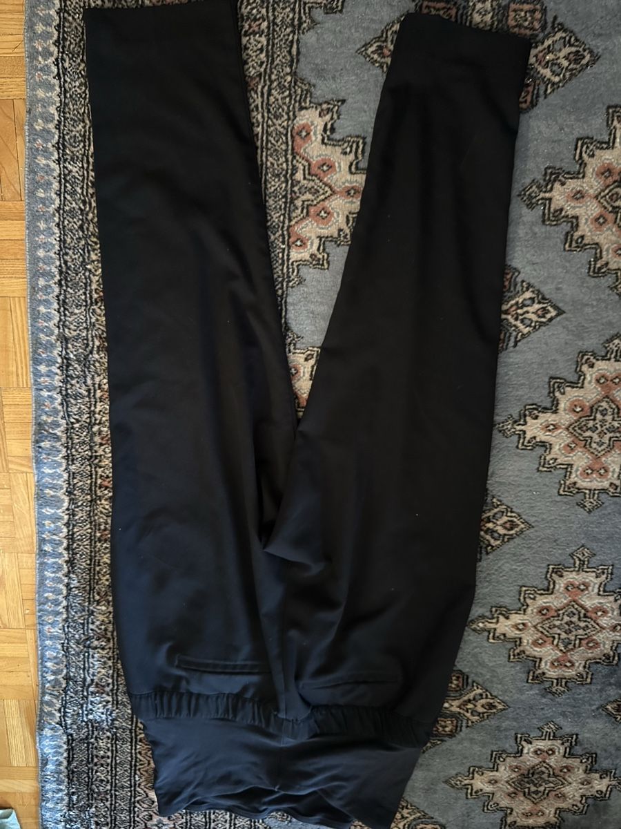 H&M Hosen: Schwinghose schwarz von H&M Gr. M – Gebraucht aus Uster von bek_v2ct 2
