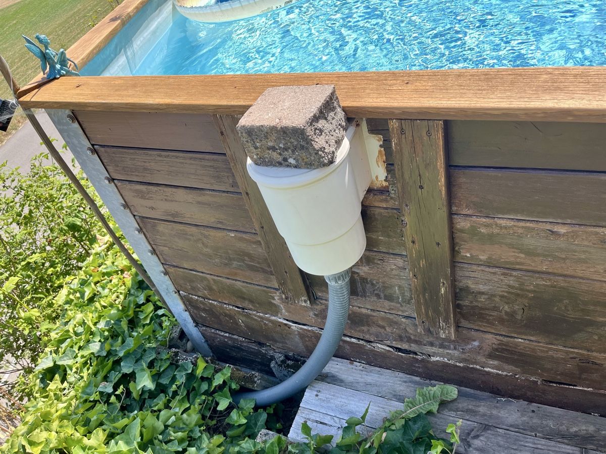 Piscine: Pool für HandwerkerInnen – Difettoso da Toffen venduto da Coroner 2