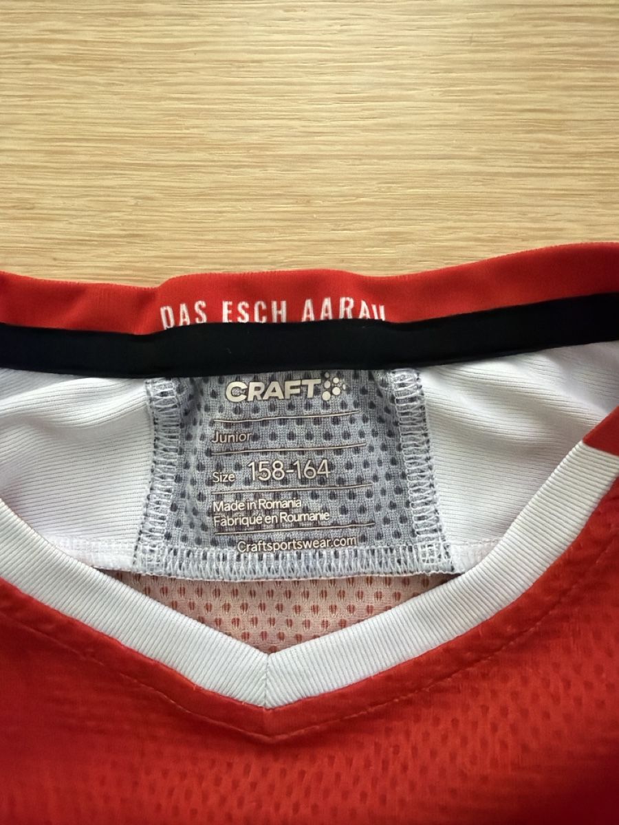 FC Aarau Scarpe, pantaloni & magliette da ginnastica: FC Aarau Shirt Gr 158 – Usato da Oberentfelden venduto da Elifant 1