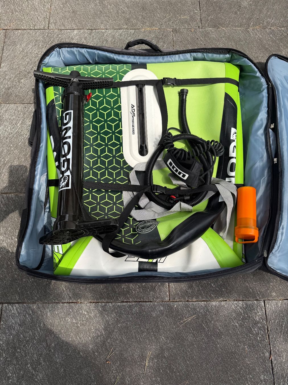 Gong Tavole da surf e di nuoto: GONG HIPE WINGFOIL BOARD 6.5 INKL. BAG – Usato da Schindellegi venduto da Zurpan 4