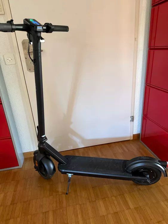 VMAX Kickboard: E-Scooter VMAX VX2, neuwertig – Usato da Schindellegi venduto da Plotti 1