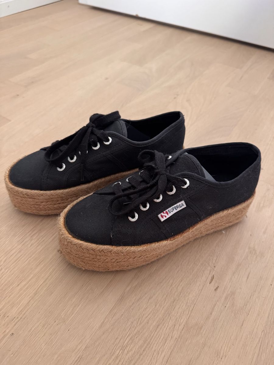 Superga Scarpe da donna: Superga Espadrille Platform Sneakers Black Size 36 – Usato da Dübendorf venduto da ClaraS. 1