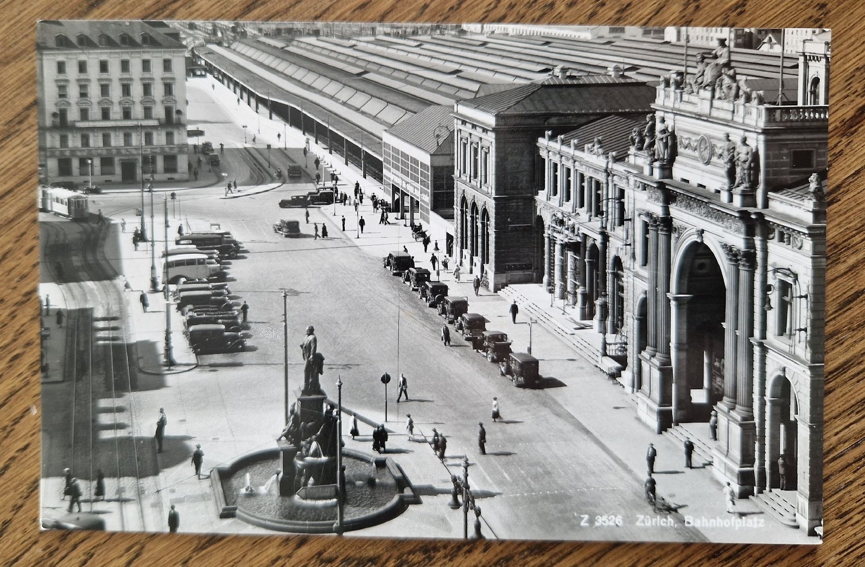 Cartoline postali: Zürich, Bahnhofplatz, Oldtimer – Usato da Ebikon venduto da Donar50