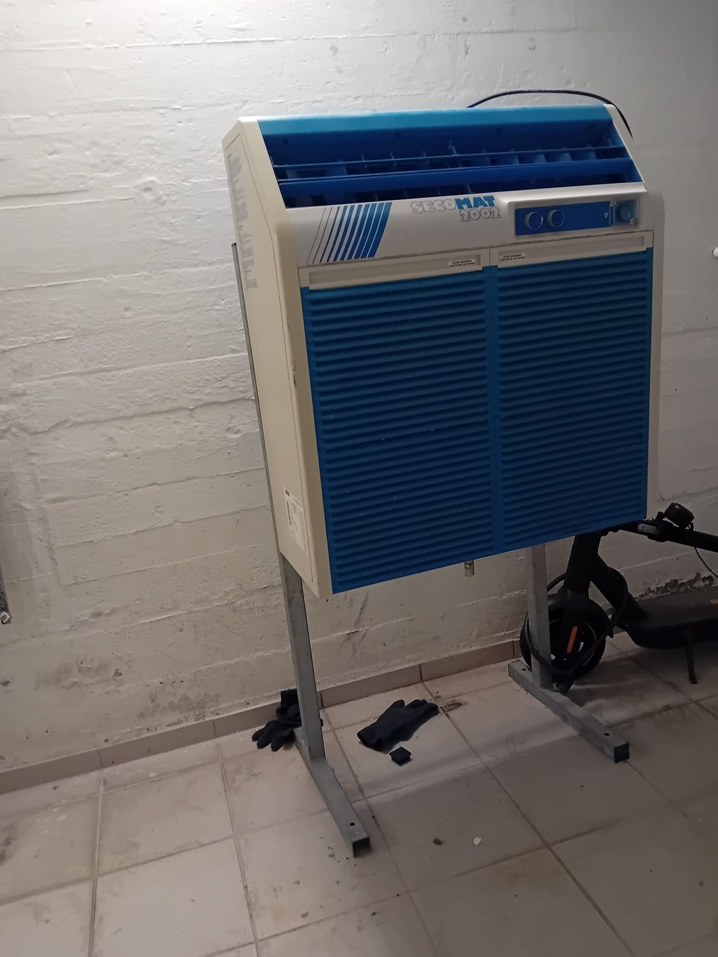 Krüger Machines à sécher: SECOMAT 2002 E Klimaentfeuchter gebraucht mit Standfuss – D'occasion à Rümlang par Zladdi84 4