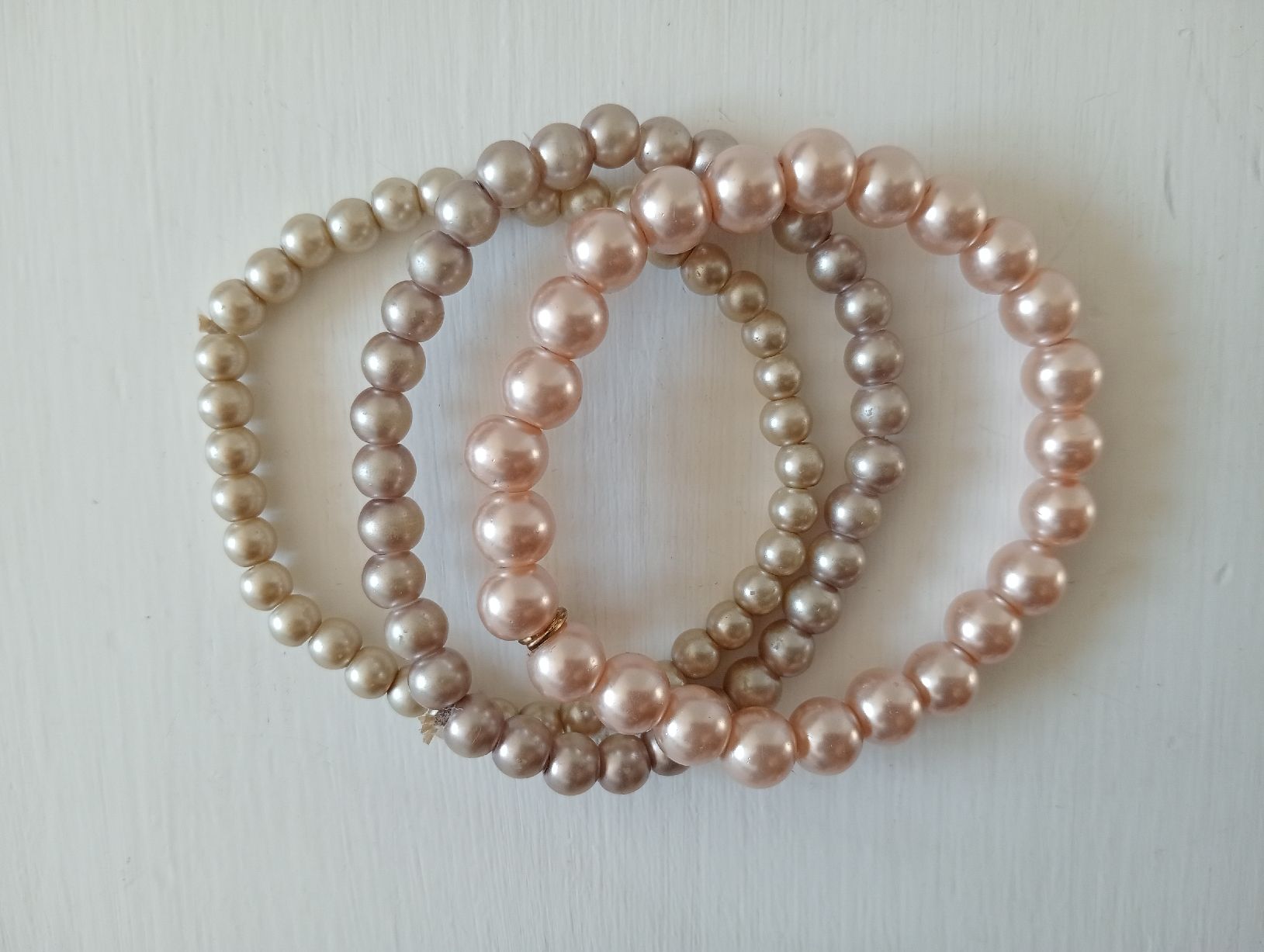 Armbänder & -reifen: 3er-Set Perlenarmbänder (Modeschmuck)  Elastisch – Gebraucht aus Allschwil von Evgeniia78 2