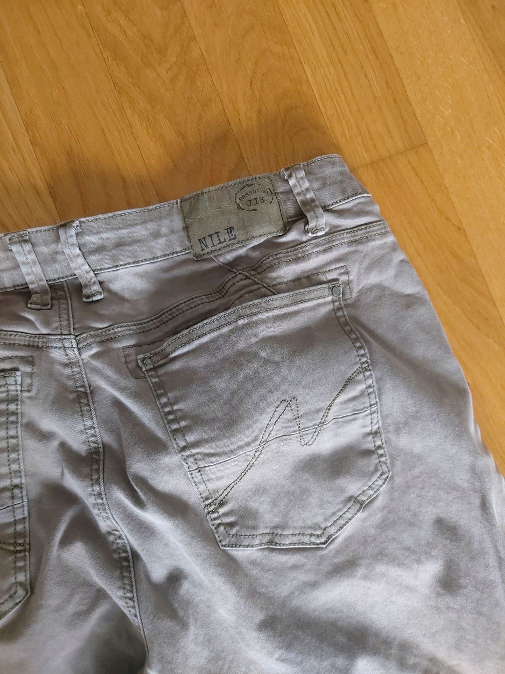 Pantaloni: NILE Jeanshose in Gr.L – Usato da Ossingen venduto da sch_p6d5 1