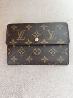 Louis Vuitton Portemonnaie Trésor" Monogram 