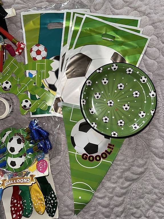 Toutes les décorations: Geburtstagsartikel "Fußball" – D'occasion à St. Gallen par EllyM. 1