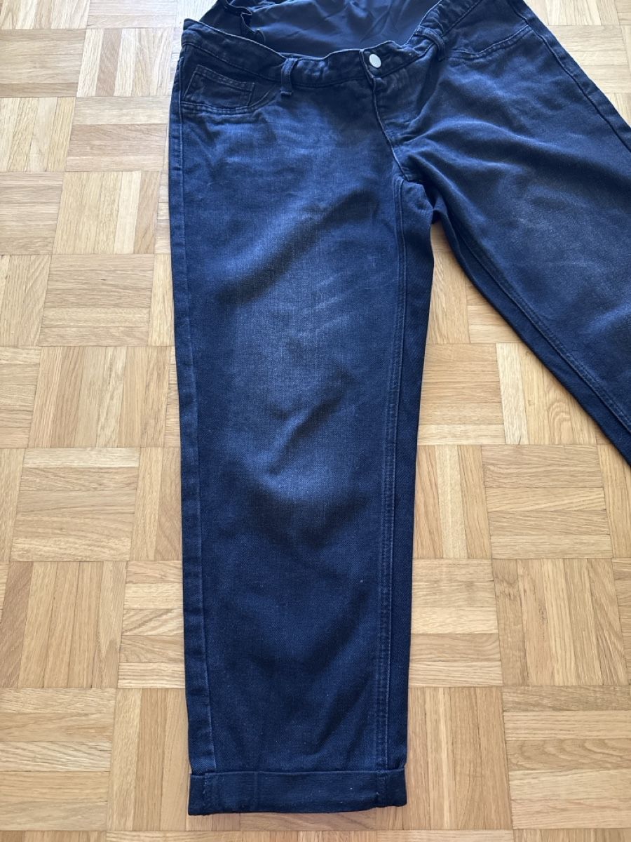 Lotti di vestiti: Jean maternité noir, taille réglable, bon état – Usato da Birsfelden venduto da dan_q2df 1