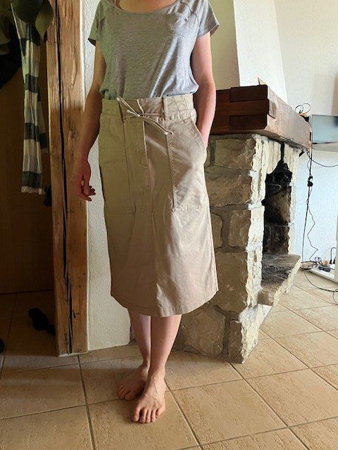 Esprit Röcke: Jupe midi ESPRIT taille 38 - en état neuf – Gebraucht aus Les Ponts-de-Martel von Jolisa 1