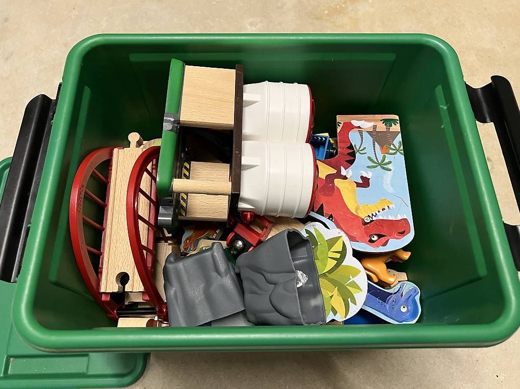 Jouets: Brio Holz Eisenbahn - komplett  – D'occasion à Burgdorf par niroda83 2