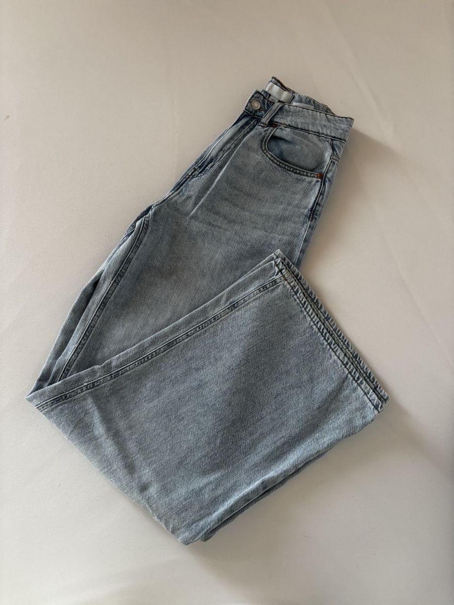 H&M Pantaloni: Jeans H&M – Usato da Vouvry venduto da sha_rk5q